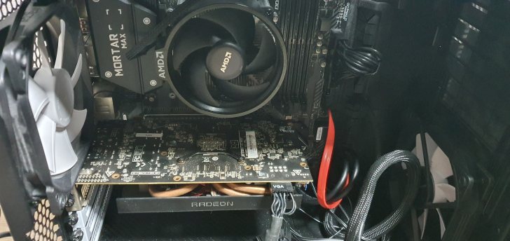 컴퓨터 본체만 판매(게임 설계 디자인모두가능) 컴퓨터 본체만 판매(게임 설계 디자인모두가능)