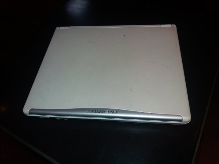Averatec AMD Sempron 1.8 512ram 60gb hd