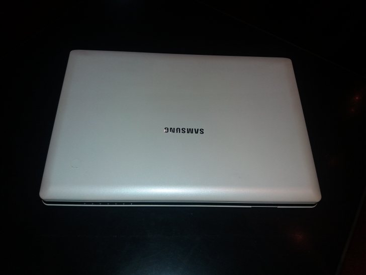 삼성 NC10 Intel atom 1.6ghz 2gb ram 160gb hd 10''