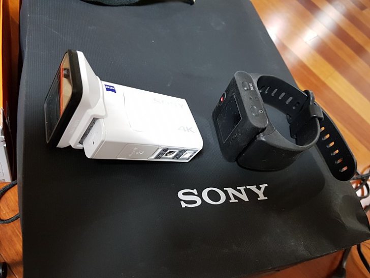 소니 액션캠 x3000r 판매합니다 소니 액션캠 x3000r 판매합니다
