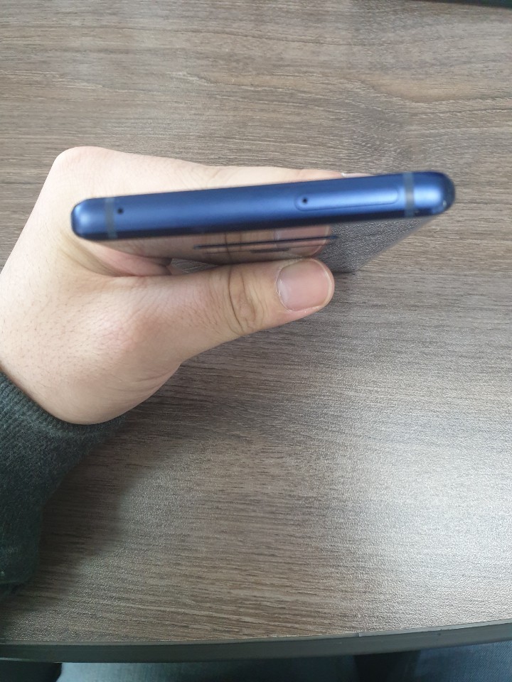갤럭시노트9 512기가 블루팝니다. 갤럭시노트9 512기가 블루팝니다.
