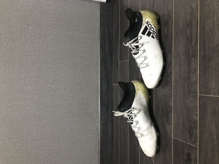 아디다스X 화이트&골드 축구화 260mm 아디다스X 화이트&골드 축구화 260mm
