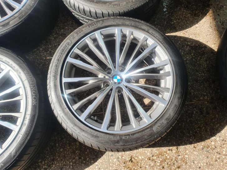 bmw3시리즈 최신형18인치 정품휠타이어세트 bmw3시리즈 최신형18인치 정품휠타이어세트