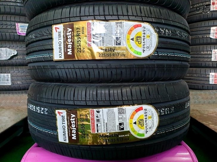 금호타이어 마제스티솔루스 225 55R 17 97V 2255517 KU50 금호타이어 마제스티솔루스 225 55R 17 97V 2255517 KU50