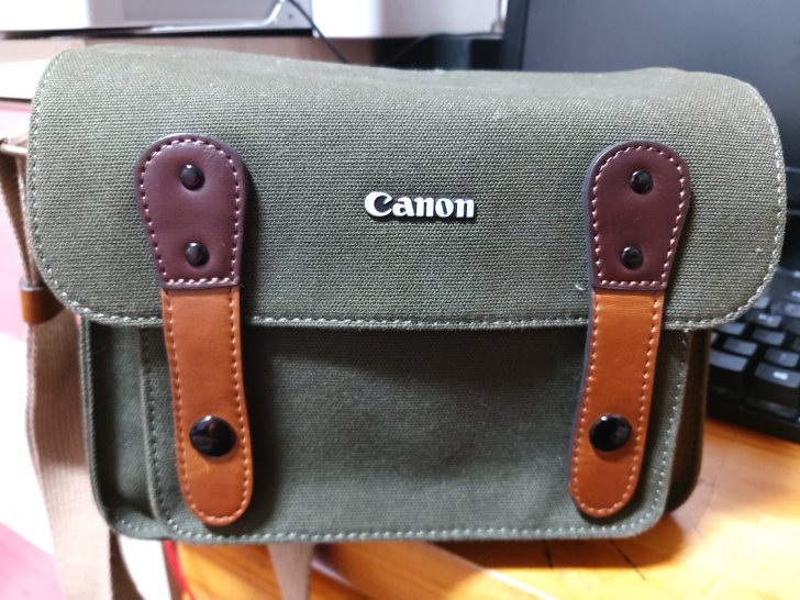 Canon 100D 화이트 풀구성 + 쩜팔렌즈 50mm (정품인증서 소지) Canon 100D 화이트 풀구성 + 쩜팔렌즈 50mm (정품인증서 소지)