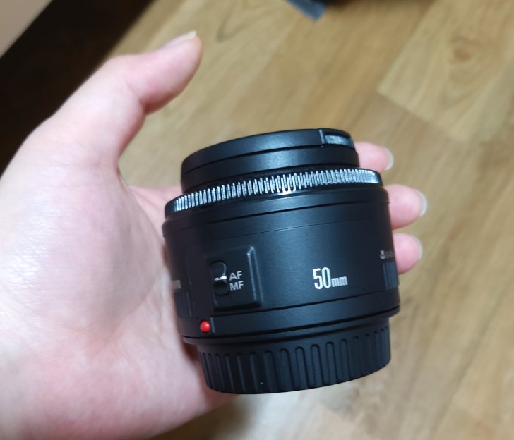Canon 100D 화이트 풀구성 + 쩜팔렌즈 50mm (정품인증서 소지) Canon 100D 화이트 풀구성 + 쩜팔렌즈 50mm (정품인증서 소지)