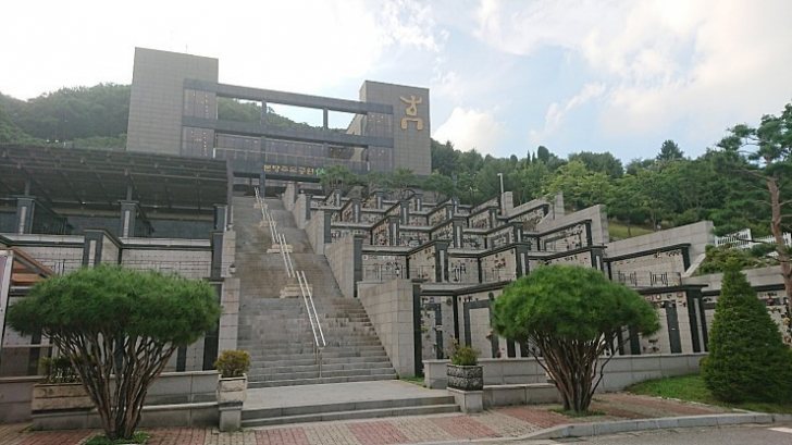 분당휴 추모공원 납골당 로얄층 명당 귀한 자리 양도 합니다 분당휴 추모공원 납골당 로얄층 명당 귀한 자리 양도 합니다