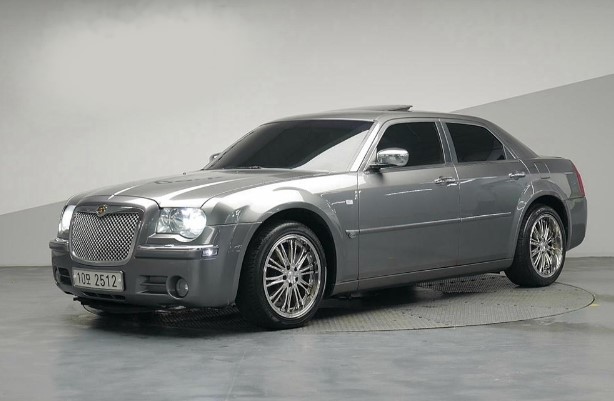 [중고차]크라이슬러 300c(1세대) 06년식 자동 14.8만km 680만원 팝니다