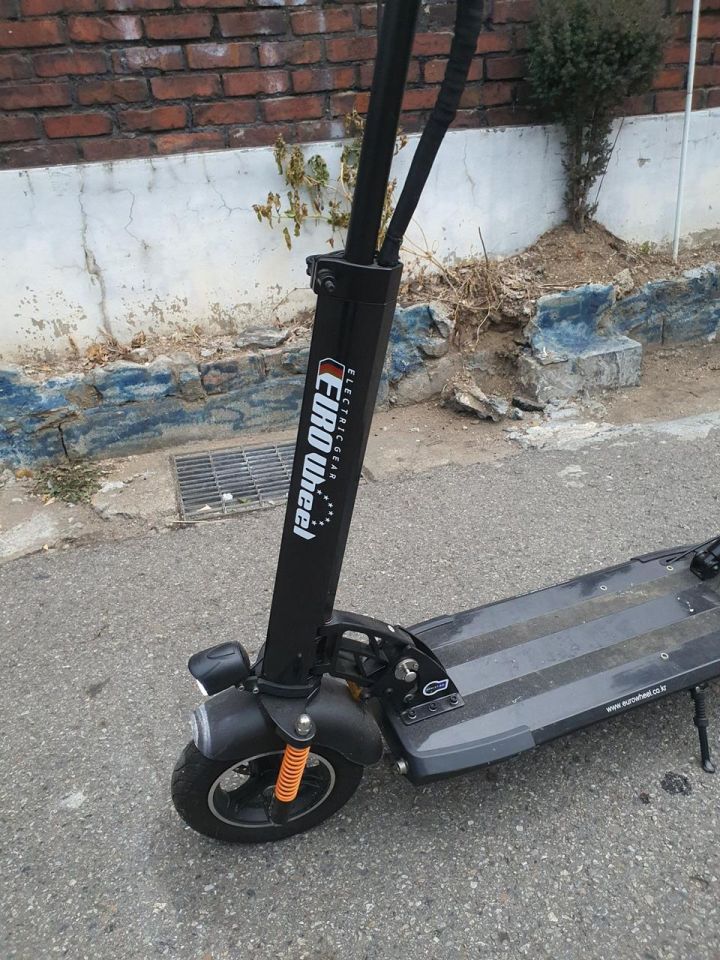 유로휠FE1000R, 275km탄, 10인치 전동킥보드 시속60!! 급처 유로휠FE1000R, 275km탄, 10인치 전동킥보드 시속60!! 급처