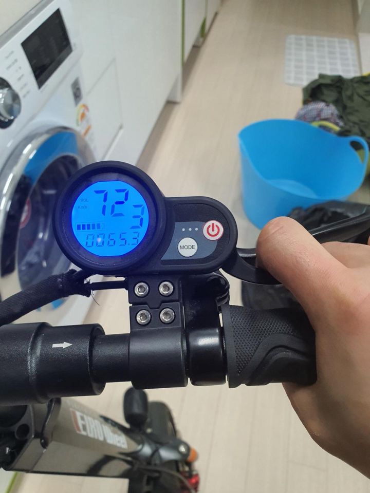 유로휠FE1000R, 275km탄, 10인치 전동킥보드 시속60!! 급처 유로휠FE1000R, 275km탄, 10인치 전동킥보드 시속60!! 급처