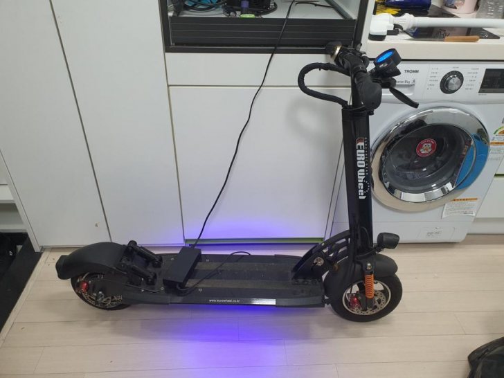 유로휠FE1000R, 275km탄, 10인치 전동킥보드 시속60!! 급처 유로휠FE1000R, 275km탄, 10인치 전동킥보드 시속60!! 급처