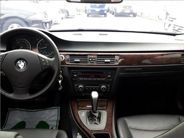 08년식 BMW 320i 흰색 7만Km 무사고최저가 판매합니다 08년식 BMW 320i 흰색 7만Km 무사고최저가 판매합니다