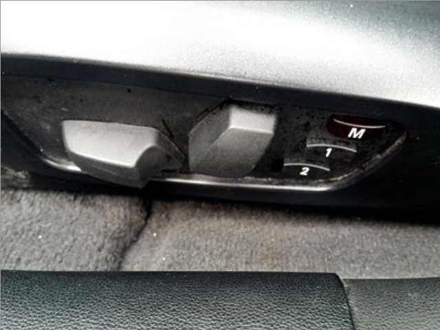08년식 BMW 320i 흰색 7만Km 무사고최저가 판매합니다 08년식 BMW 320i 흰색 7만Km 무사고최저가 판매합니다