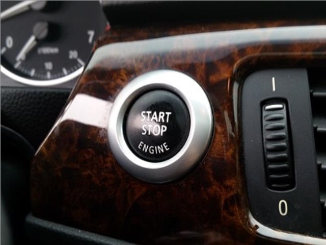 08년식 BMW 320i 흰색 7만Km 무사고최저가 판매합니다 08년식 BMW 320i 흰색 7만Km 무사고최저가 판매합니다