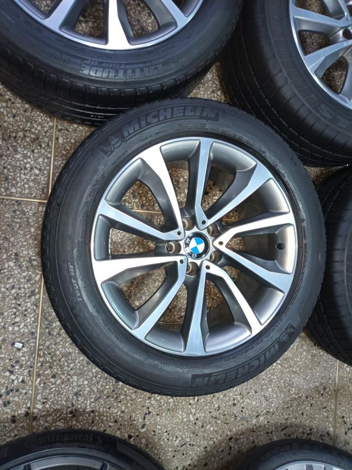 bmw x6 19인치 정품휠타이어세트100만원에 팝니다 bmw x6 19인치 정품휠타이어세트100만원에 팝니다
