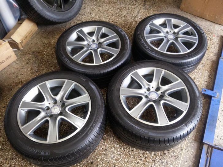 벤츠s350 블루택18인치 정품 휠타이어세트80만원에팝니다 벤츠s350 블루택18인치 정품 휠타이어세트80만원에팝니다