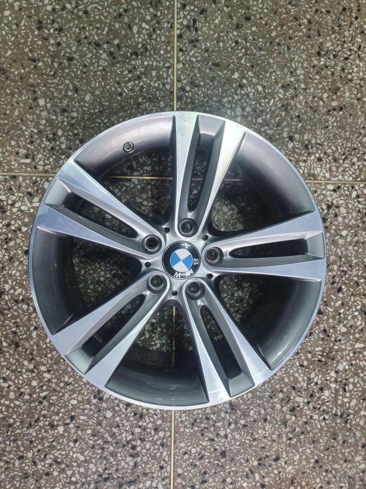 bmw3시리즈 스포츠 18인치 정품휠세트(한대분)80만원에 팝니다 bmw3시리즈 스포츠 18인치 정품휠세트(한대분)80만원에 팝니다