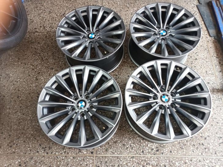 bmw래플리카18인치 휠세트60만원에 팝니다 bmw래플리카18인치 휠세트60만원에 팝니다