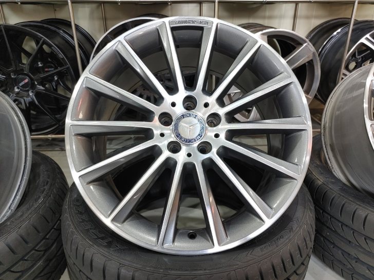 W205벤츠C클레스 19인치 마차휠 정품 판매합니다 W205벤츠C클레스 19인치 마차휠 정품 판매합니다