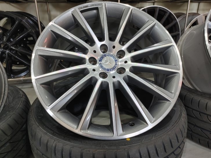 W205벤츠C클레스 19인치 마차휠 정품 판매합니다 W205벤츠C클레스 19인치 마차휠 정품 판매합니다