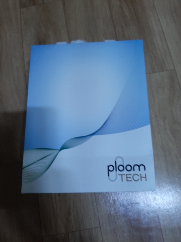 플룸테크 출시기념 한정판 팝니다. 플룸테크 출시기념 한정판 팝니다.