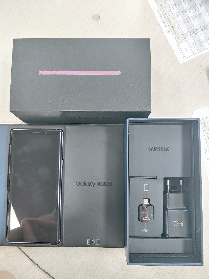 노트9 퍼플 128G 트리플A급 풀박스 판매합니다!!!♡ 노트9 퍼플 128G 트리플A급 풀박스 판매합니다!!!♡